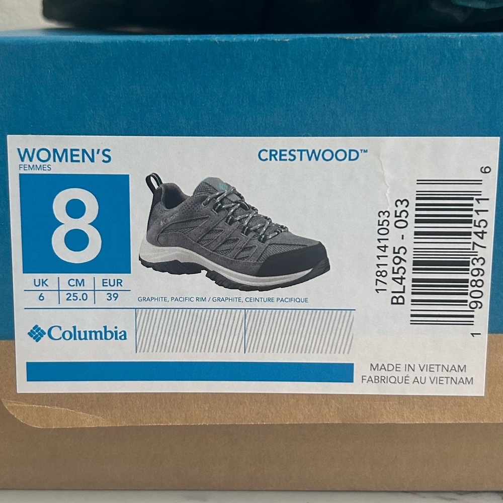 Columbia hiking boots W8 *NEW